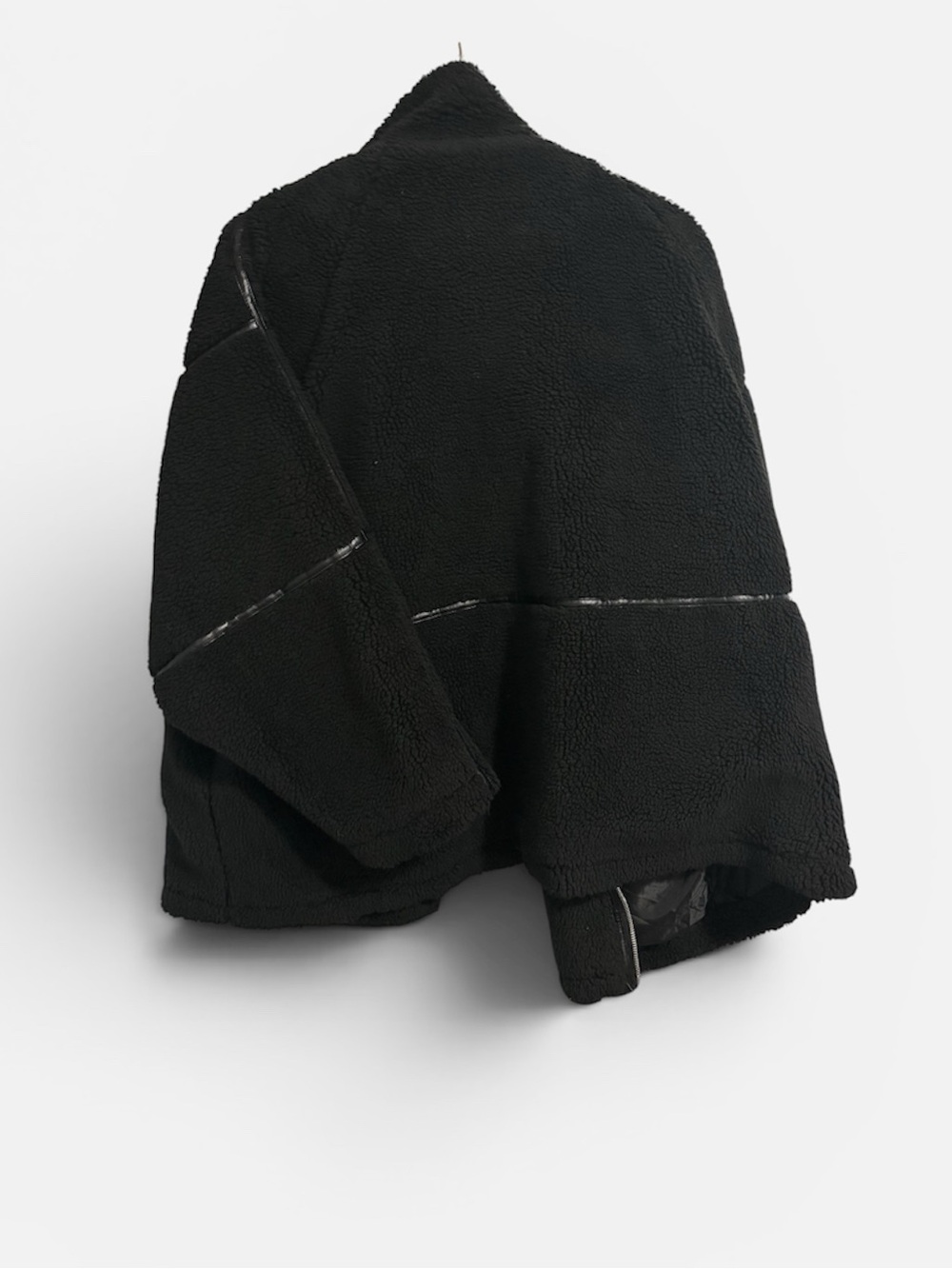 Boohoo- Black Sherpa Zip Jacket with Leather Trim - Picture 3 of 4